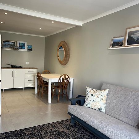 Tuis En Tevrede - 1 Bedroom Flat Hermanus Extérieur photo